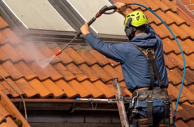 Démoussage et hydrofuge de toiture à Marquay